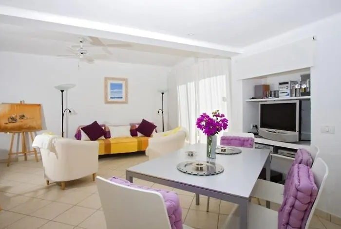 - Casa Chica By Lanzarote Leisure Puerto del Carmen (Lanzarote)